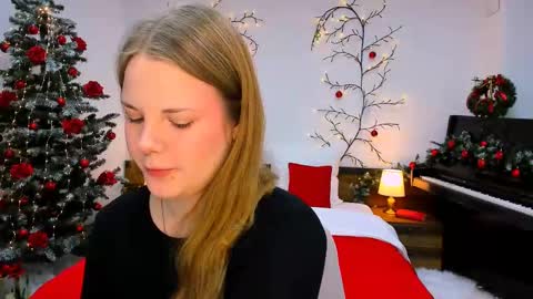Snapshot of mimicass chatting on December 5, 6:10 am Kelly online show from December 5, 6:10 am