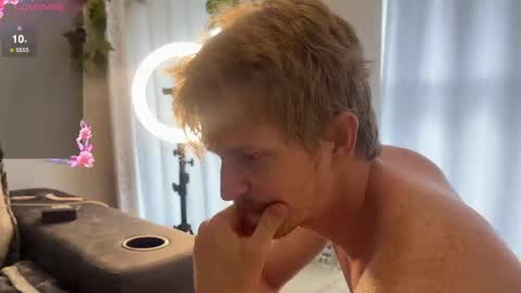 Mimi online show from March 11, 6:52 pm