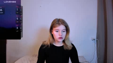 Snapshot of mina27372 chatting on January 7, 1:28 am hi Im Mina online show from January 7, 1:28 am