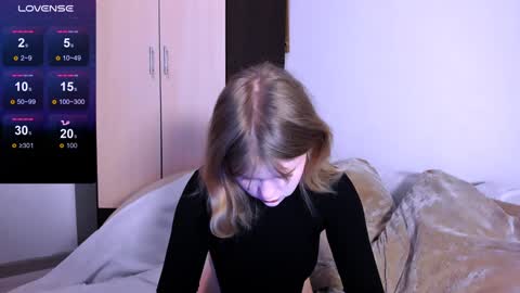 Snapshot of mina27372 chatting on December 4, 2:31 am hi Im Mina online show from December 4, 2:31 am