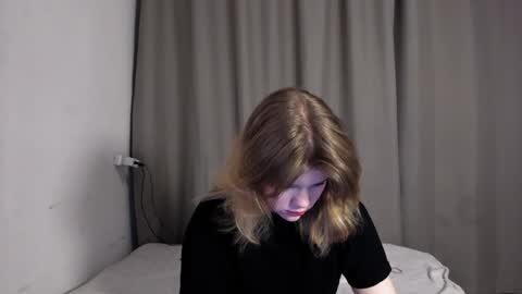 Snapshot of mina27372 chatting on January 14, 2:08 am hi Im Mina online show from January 14, 2:08 am
