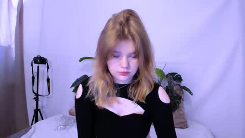 Snapshot of mina27372 chatting on March 8, 1:26 am hi Im Mina online show from March 8, 1:26 am