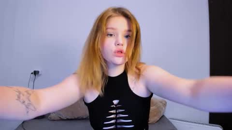 hi Im Mina  online show from November 2, 6:06 am