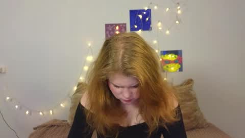 hi Im Mina  online show from April 26, 8:01 am