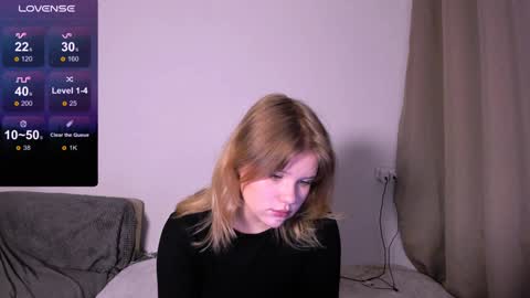 Snapshot of mina27372 chatting on December 24, 2:21 am hi Im Mina online show from December 24, 2:21 am