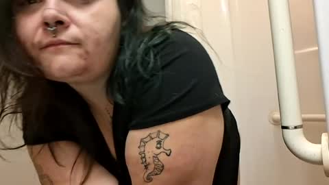 mindyourvib3z online show from July 15, 10:42 am