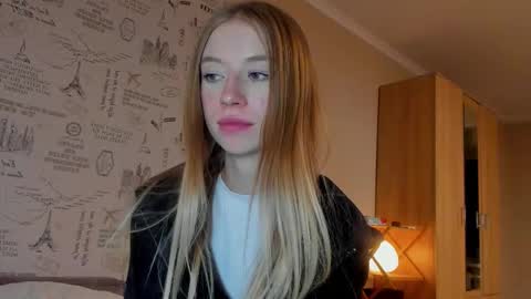 Snapshot of minidiva_ chatting on September 16, 9:01 pm Amelia online show from September 16, 9:01 pm