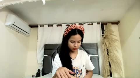 minilove_01 online show from April 27, 12:02 pm