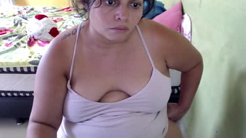Snapshot of minnie_bbw69 chatting on February 15, 10:21 pm Andrea online show from February 15, 10:21 pm