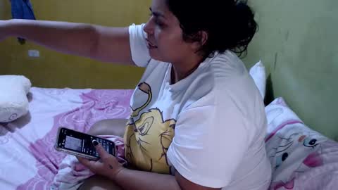 Snapshot of minnie_bbw69 chatting on October 15, 2:25 am Andrea online show from October 15, 2:25 am