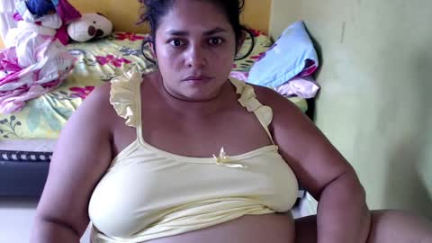 Snapshot of minnie_bbw69 chatting on February 25, 2:37 pm Andrea online show from February 25, 2:37 pm
