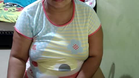 Snapshot of minnie_bbw69 chatting on February 14, 11:21 am Andrea online show from February 14, 11:21 am