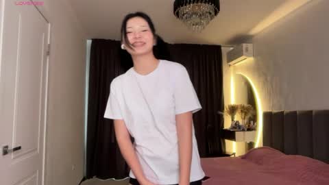 minnie_joy_ online show from April 23, 12:29 pm