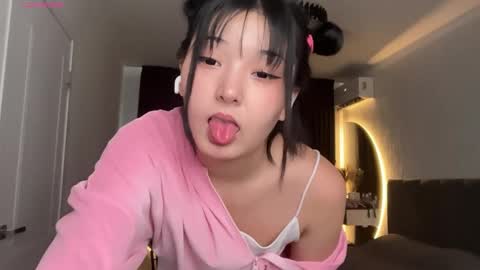 minnie_joy_ online show from June 7, 12:34 pm