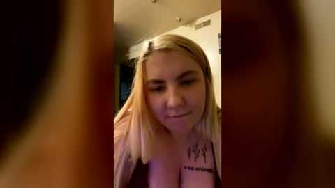 minnie_marie420 online show from July 1, 7:30 am