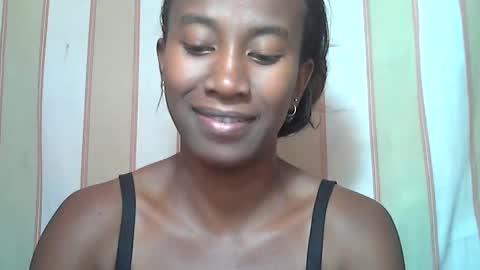 minouch211907 online show from March 3, 12:42 pm