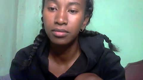 minouch211907 online show from April 28, 2:09 am