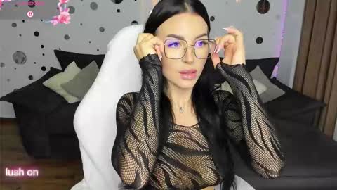 Snapshot of mira_fantasy chatting on September 15, 4:21 am mira_fantasy online show from September 15, 4:21 am