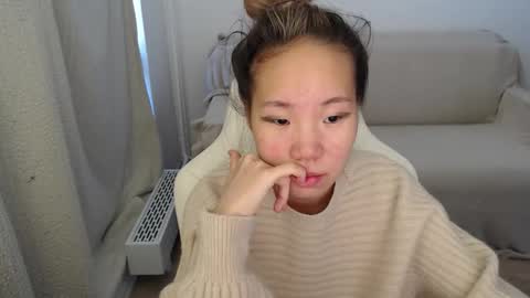 mira_g online show from September 29, 6:18 am