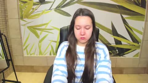 Snapshot of mira_karter chatting on December 8, 1:35 am Mira online show from December 8, 1:35 am