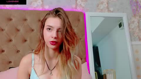 mira_lynxx online show from November 8, 5:34 am