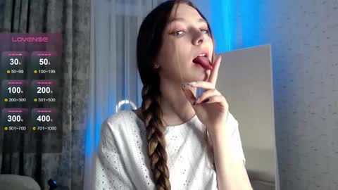 mirage1_ online show from December 15, 9:31 pm