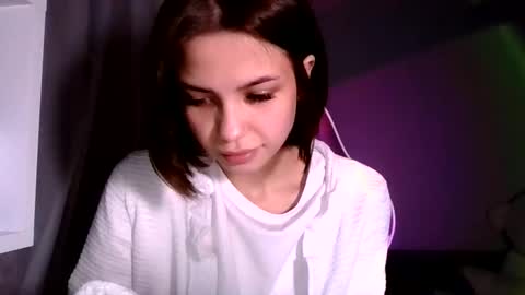 MiraLaPics online show from April 22, 9:23 pm
