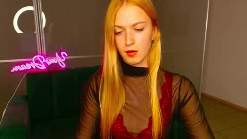 Snapshot of mirandamayers chatting on September 14, 8:07 pm MirandaMayers online show from September 14, 8:07 pm