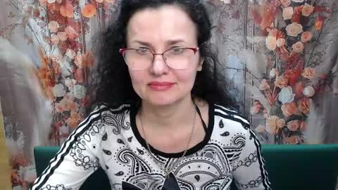 Miroslava Happi online show from April 24, 12:30 pm