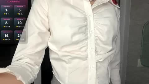 Molly online show from November 23, 5:25 pm