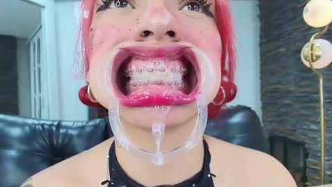 Abigail online show from January 7, 2:15 am