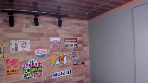 Snapshot of miss__lunna chatting on February 1, 10:59 am Lunna online show from February 1, 10:59 am