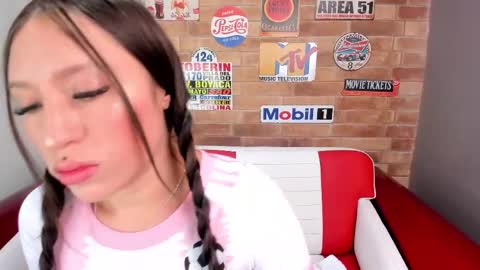 Snapshot of miss__lunna chatting on March 11, 11:01 am Lunna online show from March 11, 11:01 am