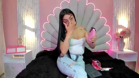 miss__star_ online show from June 11, 12:57 pm