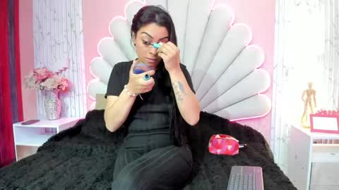 miss__star_ online show from June 2, 3:02 pm