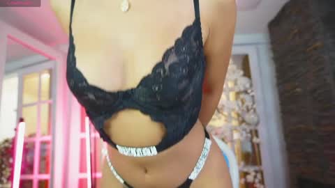 Zoe online show from April 23, 6:10 pm