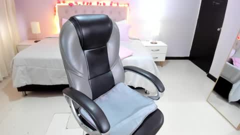 Cataleya online show from April 24, 12:30 pm