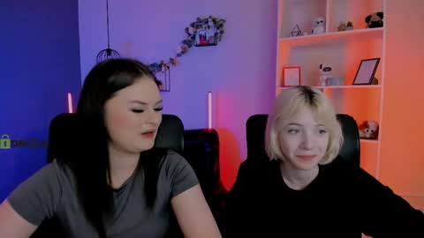 miss_courtney online show from April 13, 8:37 am