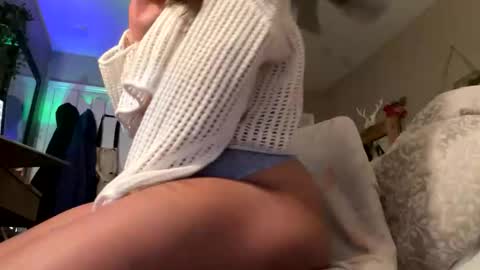 miss criss xoxo online show from April 6, 5:30 am