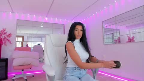 miss_diamond__ online show from April 27, 8:00 am