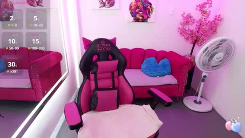 Snapshot of miss_dolly1 chatting on October 8, 12:42 pm Melanie online show from October 8, 12:42 pm