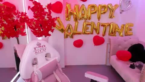 Snapshot of miss_dolly1 chatting on February 16, 3:15 am Melanie online show from February 16, 3:15 am