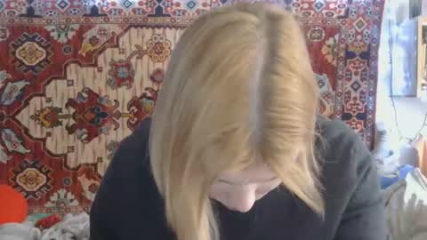 Elis online show from April 23, 11:28 am