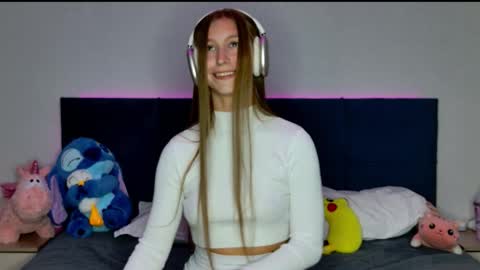 Snapshot of miss_emily_miller chatting on October 2, 4:56 pm Emily online show from October 2, 4:56 pm