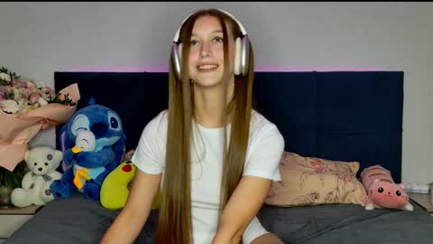 Snapshot of miss_emily_miller chatting on October 17, 5:05 pm Emily online show from October 17, 5:05 pm