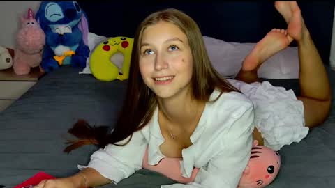Snapshot of miss_emily_miller chatting on October 10, 6:24 pm Emily online show from October 10, 6:24 pm