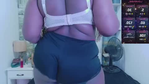 miss_evans_ online show from June 5, 4:02 pm