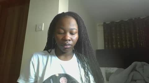 Miss Kiarrafit online show from December 1, 10:34 pm