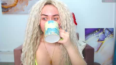 miss_kiten online show from February 27, 8:09 pm