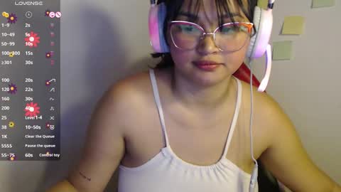 Snapshot of miss_ly_ chatting on January 25, 11:35 am ly independent model online show from January 25, 11:35 am